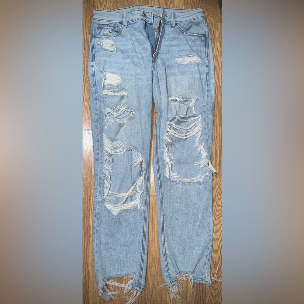 American Eagle Outfitters Light Blue Distressed Straight Leg Jeans